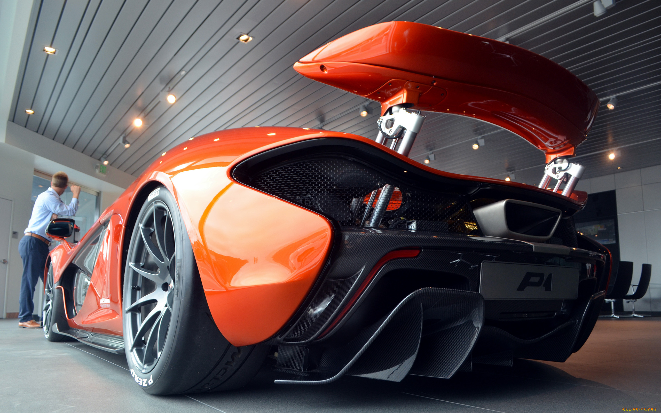 , mclaren, p1